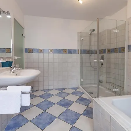 Отель Restaurant Hansjakob